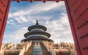  东城朱雀队鏖战瓯越战狼队，拉力赛小组赛失利，核心复出即建功。客场静默反击