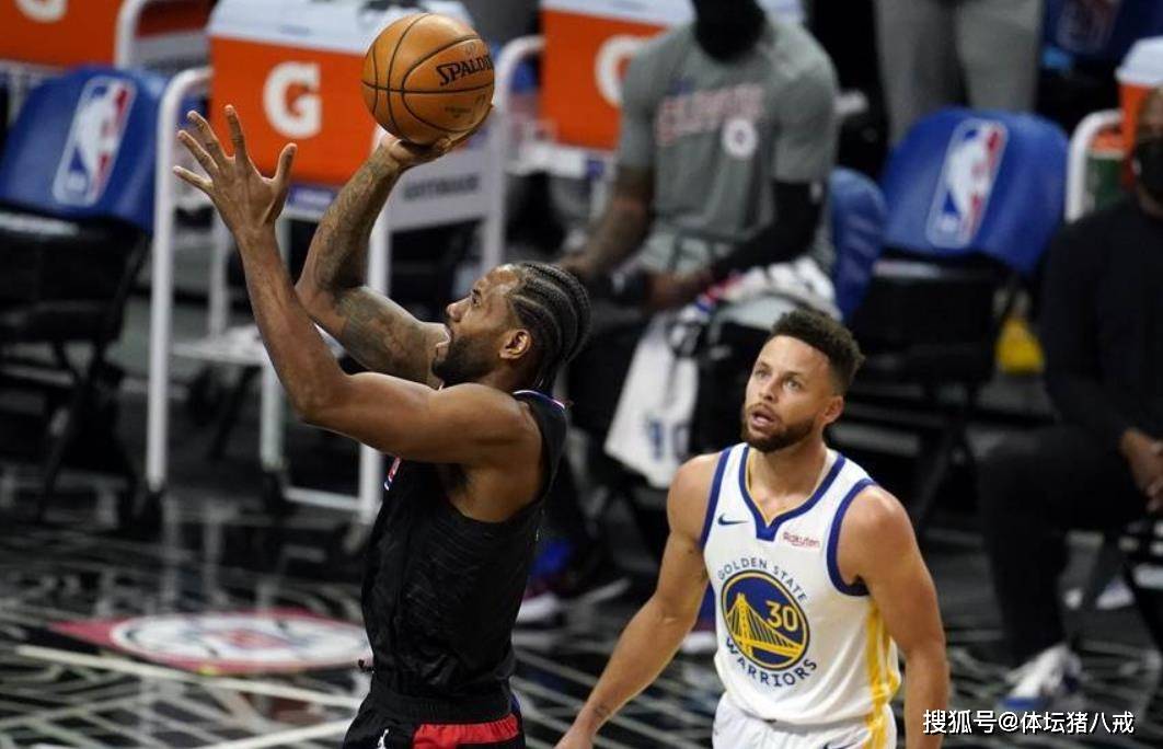 西亚卡姆回归赛场,连败首场状态亮眼,勇士观众沸腾!的简单介绍 西亚卡姆回归赛场,连败首场状态亮眼,勇士观众沸腾!的简单介绍