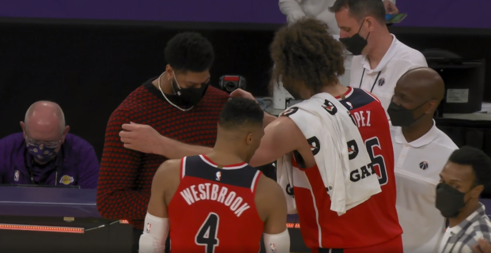 海星直播-包含浓眉哥爆冷击败尤文图斯，回归赛场引爆全场！的词条