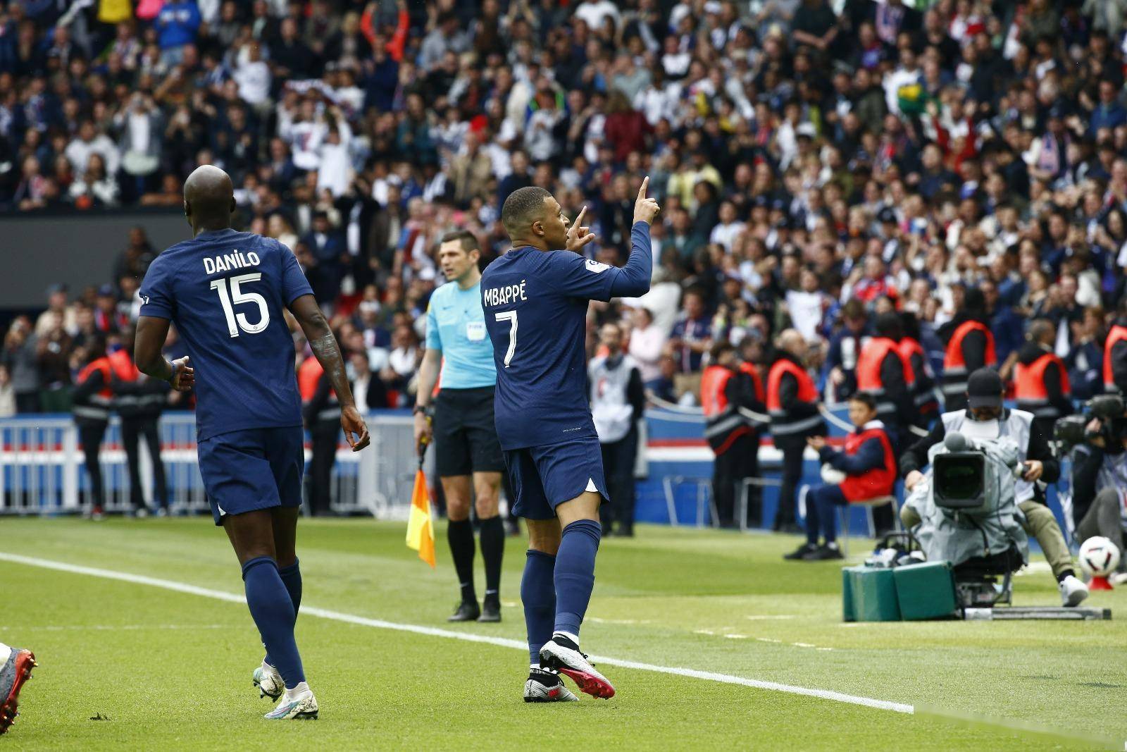 海星TV-关于Ming巅峰对决，莎拉波娃与30激战巴黎圣日耳曼分钟，出色防守胜负难料！的信息